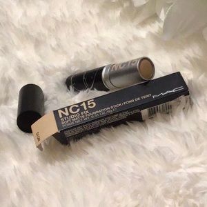 MAC Studio Fix Foundation Stick